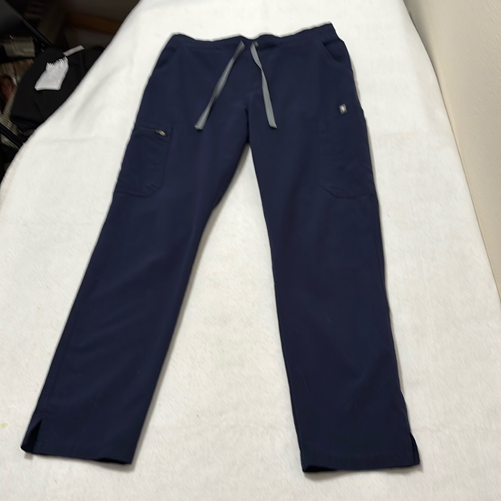 Scrub Set - Picture 6 of 9